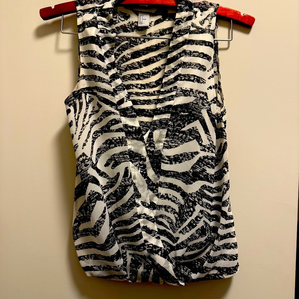 GUC BLACK & WHITE TOP
